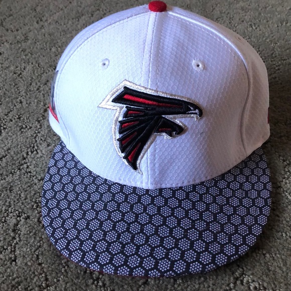 New Era Other - 💚 SOLD 💚New Era Falcons Super Bowl LI White Snapback
